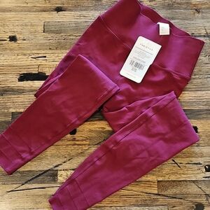 NWT Fabletics High-Waisted Sculptknit Essential Legging